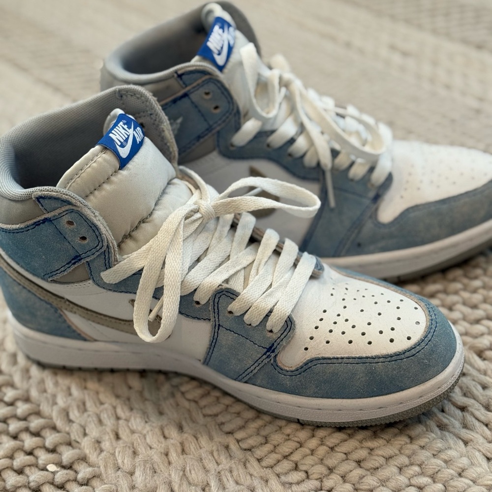 Nike Jordan 1 Retro High OG Blue and White Sneakers with Padded Comfort